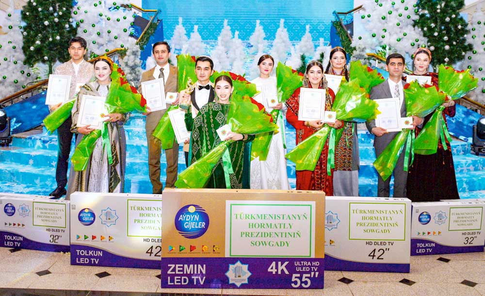 yylyn-parlak-yyldyzy-17122025-011