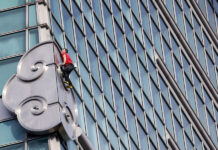 Alpinist Honnold Taýwanyň 500 metrlik gökdiränine goragsyz çykdy