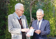 Ýazyjy, şahyr, dramaturg