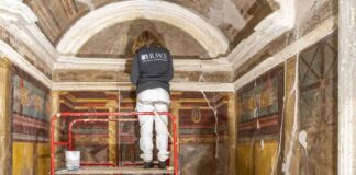 Pompeiniň astyndan täze freskalar tapyldy