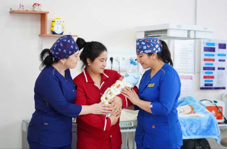 Özbegistanda Täze ýylyň ilkinji gününde 1815 çaga dünýä indi