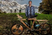 Agaçdan ýasalan welosipedli syýahat