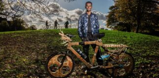 Agaçdan ýasalan welosipedli syýahat