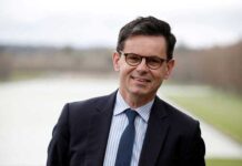 Makron Luwruň täze direktoryny belledi