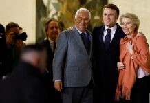 Макрон принял в Елисейском дворце Антониу Кошту и Урсулу фон дер Ляйен