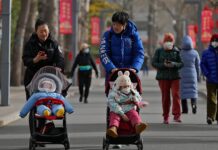 Hytaýda çaga dogluşy azalýar