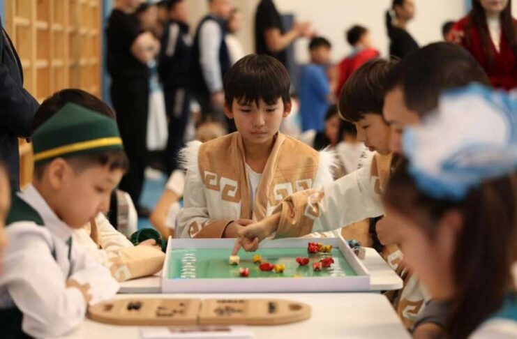 Astanada türki dünýäsiniň çaga oýunlary festiwaly geçirilýär