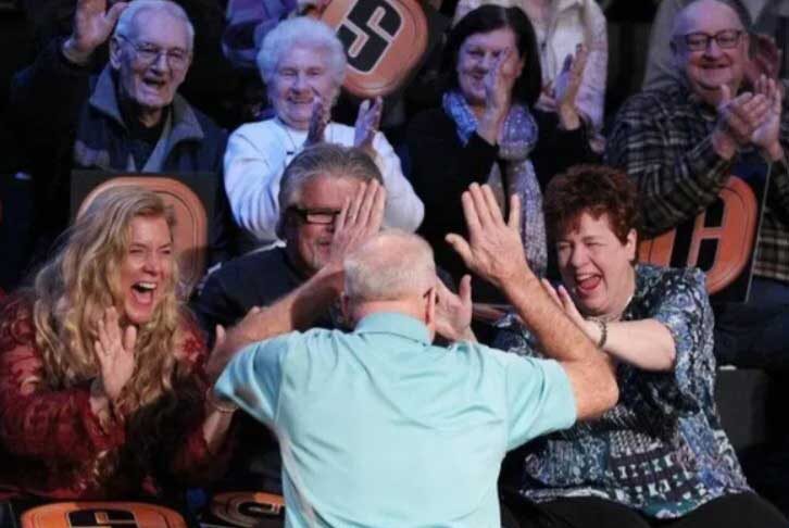 22 ýyllap şol bir sanlary saýlap, ýeňiş gazandy