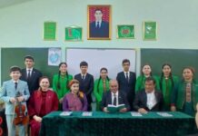 В ашхабадской школе состоялась встреча писателей с учащимися и преподавателями