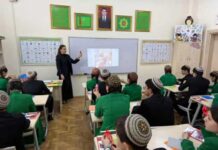 Посольство Японии в Туркменистане организовало уроки по оригами