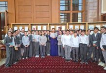 Учащиеся туркмено-российской школы посетили государственную библиотеку