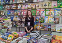 Sankt-Peterburgda kitap sergisi geçiriler