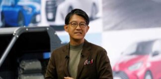 “Toyota”-nyň baş direktory Sato wezipesinden gidýär