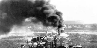 Dünýäde ilkinji bug bilen işleýän ýangyn söndüriji ulag