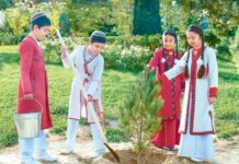 Kimde-kim bir agaç ekse ýadygär…