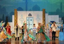 В Ашхабаде узбекская комедия покоряет туркменскую публику