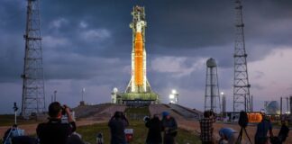 Aýa uçuş başlady