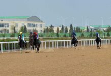 Ýazky at çapyşyk möwsümine badalga berildi