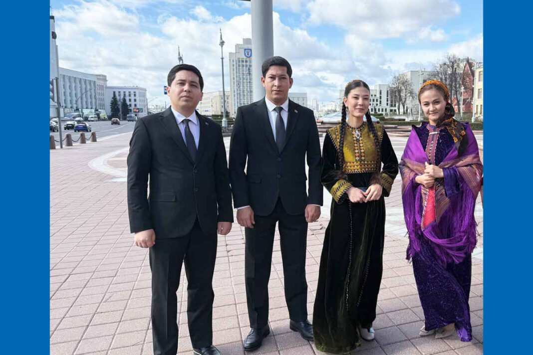 medeniyet-institut-mugalym-we-talyplar-belarus-minsk-teatr