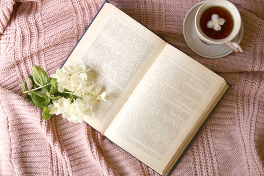 reading-a-book-kitap