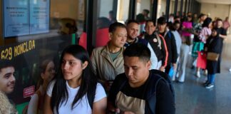 Ispaniýada migrantlara uly mümkinçilik: Resminama almak başlandy