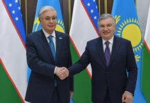 Tokaýew we Mirziýoýew hyzmatdaşlygyň Ýol kartasy barada ylalaşdylar