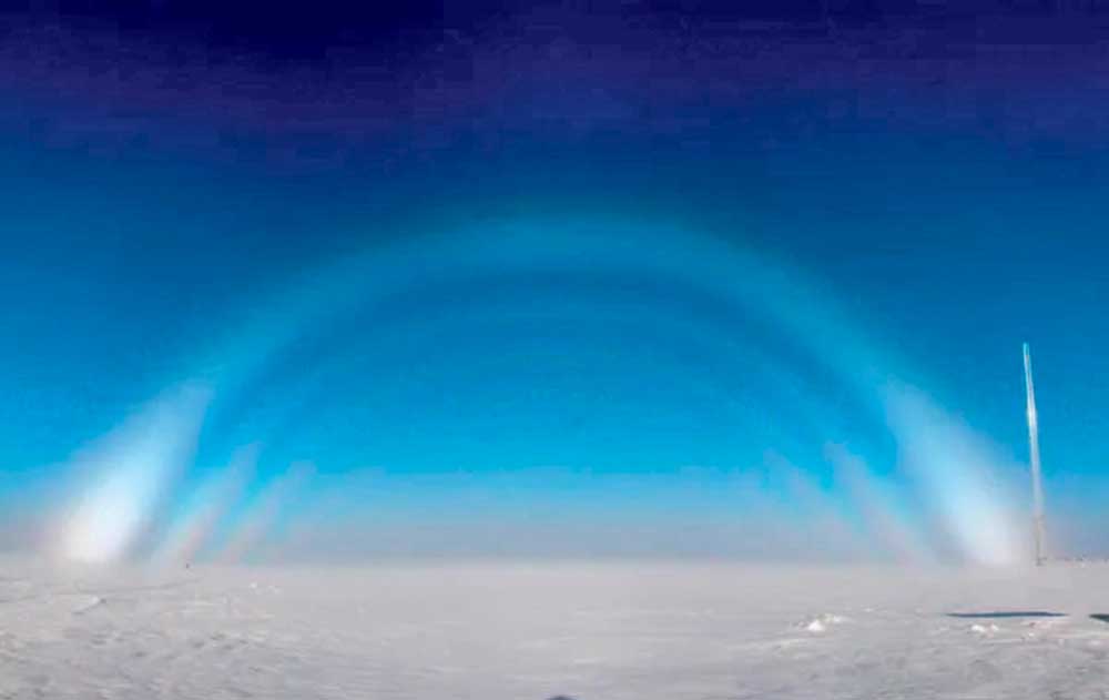 white-rainbow-ak-alemgoshar-ak-alemgoshar-colorless