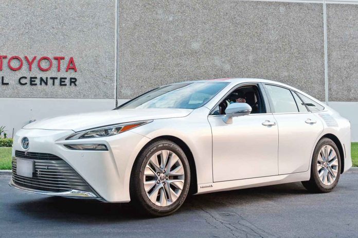 2022-Toyota-Mirai-World-Record-Attempt