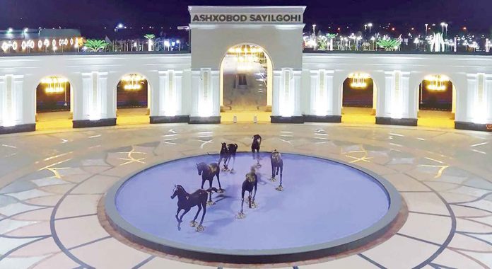 ashgabat-park-in-tashkent