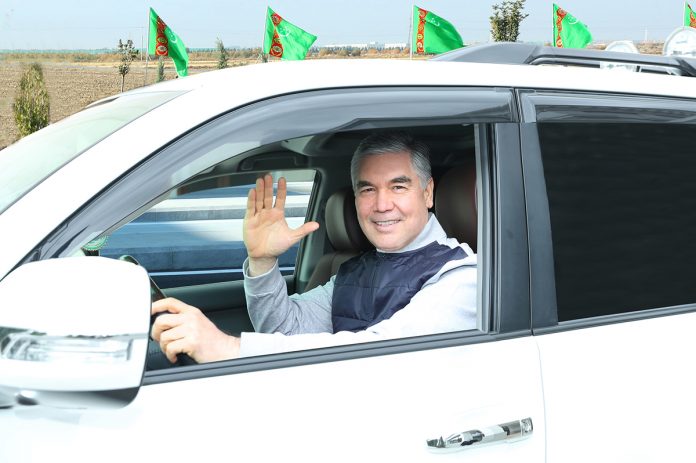 turkmenistan president awtoban 30-10 003