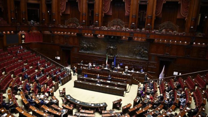 italian parlament w_56479795-800x450