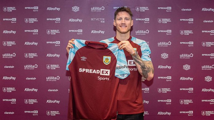 Weghorst-signing-6