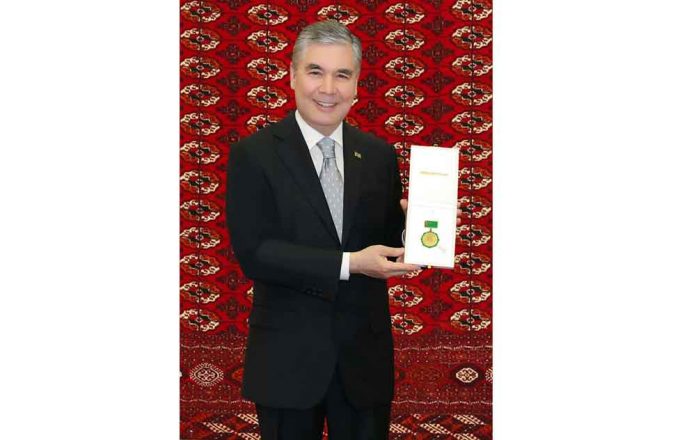 oresident-turkmenistan-ussat-diplomat-180222-PR-001