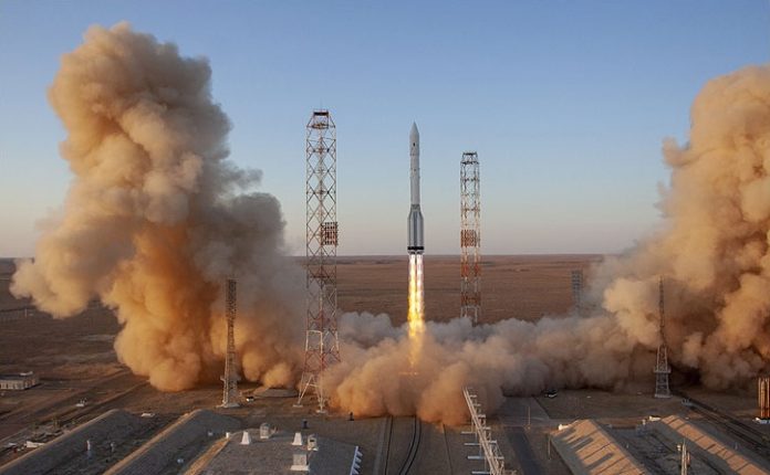 russiioan proton rocket with nauka module in 2021