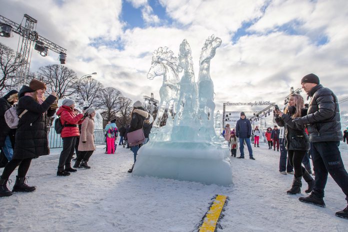 snow and ice in moscov fest