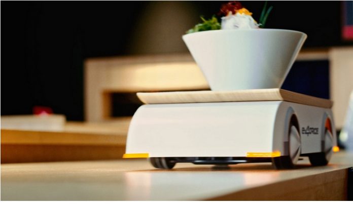 nissan restaurant robot car