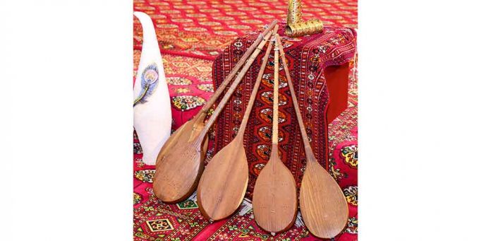 dutar saz guraly