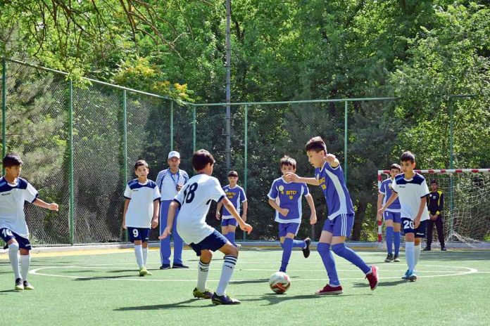 kids-playing-football-cagalar-tomus-DOM_9956