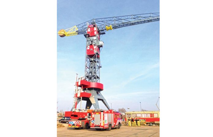 kran-crane-erect-hotel