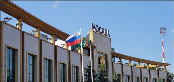 moskwa airport turkmen rus flags