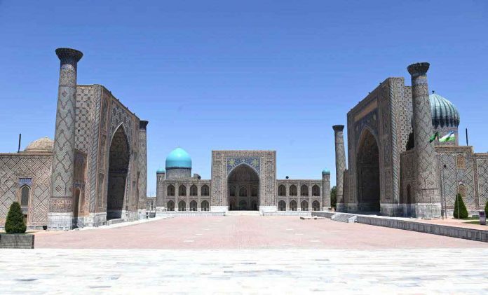 samarkand-rehistan-square-meydan-maydan-uzbekistan