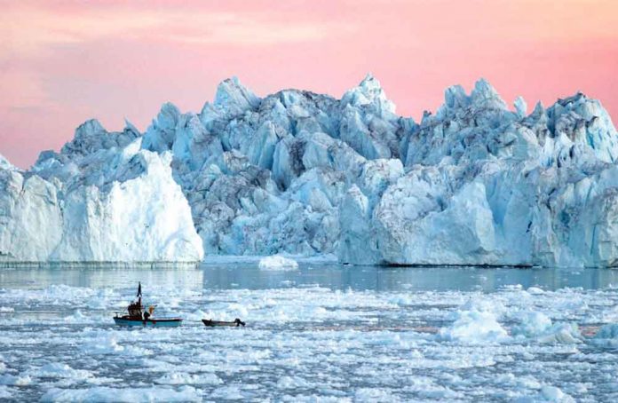 greenland-iceberg