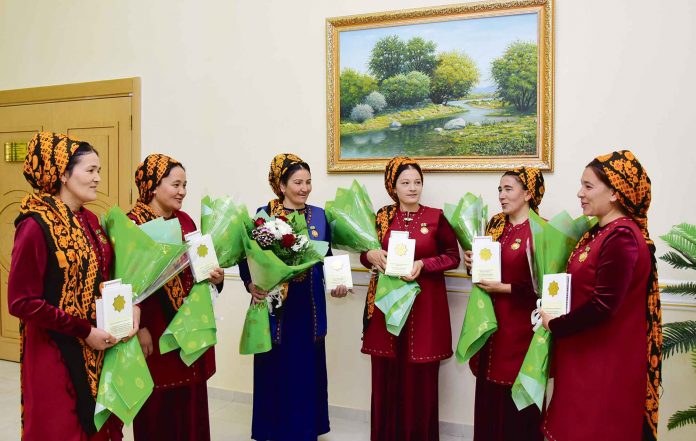 zenan ayal gyzlar turkmen women