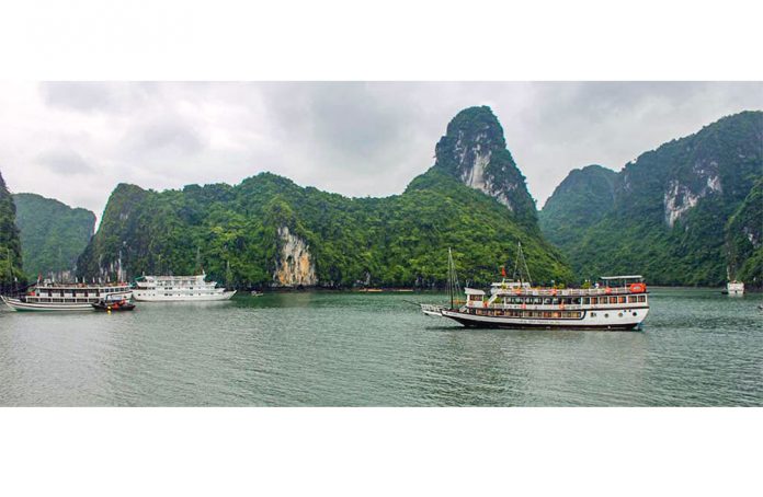 Halong-Bay-Boat-tours