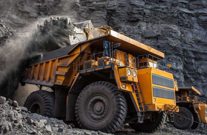 Mining-Haul-Truck-Tires-dump