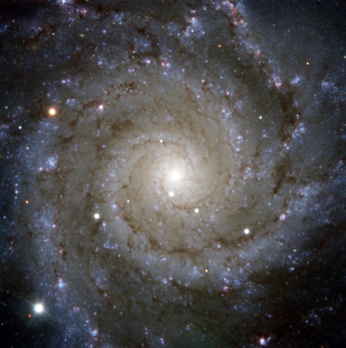 Supernova_in_Messier_74 space