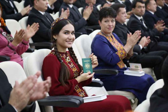 rayat-turkmen-psport-5X2A6290