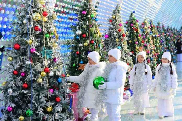 new-year-tree-taze-yyl-arcasy-ICC_5049
