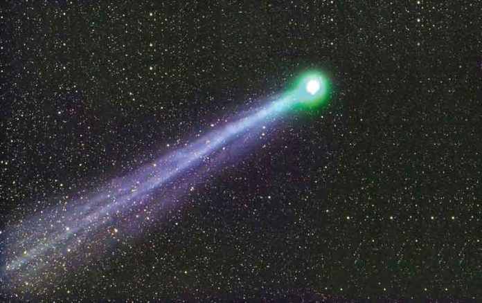 Green-komet-org-cometa-space