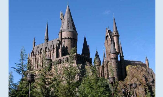 Wizarding_World_of_Harry_Potter_Castle